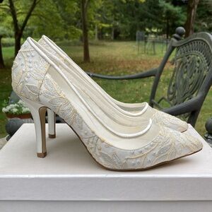 Menbur 💍 Bridal Heels 💍 Ivory w/Silver & Ivory Embroidery | 40 (Eu), 9 US